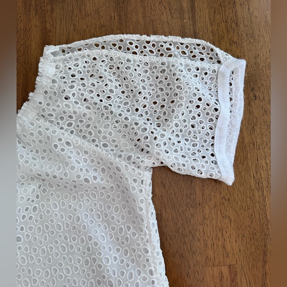 Lilly Pulitzer Lillette Cold Shoulder Top S Resort White Eyelet Crinkle Chiffon - Picture 6 of 12